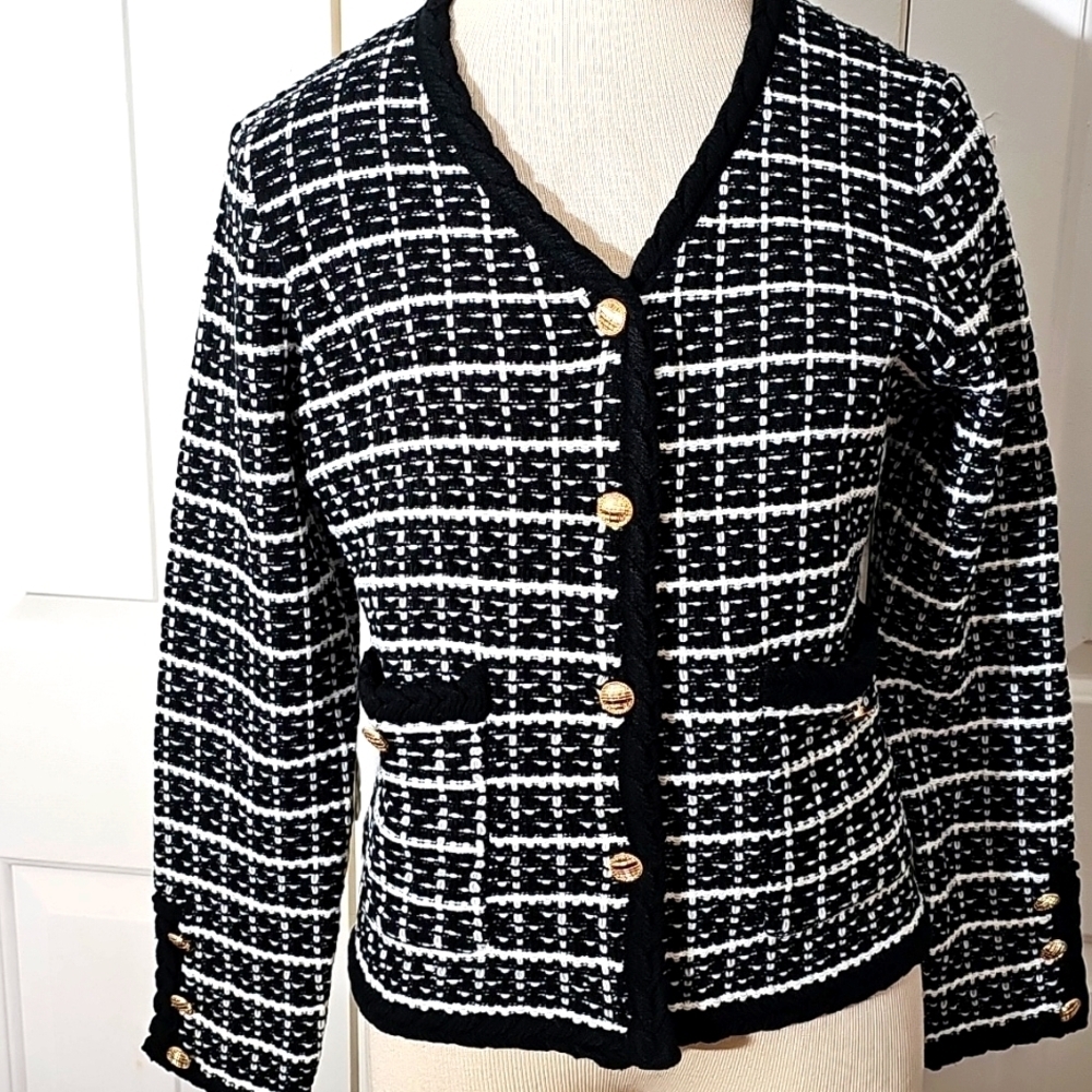 Belle Poque Classic‎ Black and White Jacket Gold Buttons. Pockets.